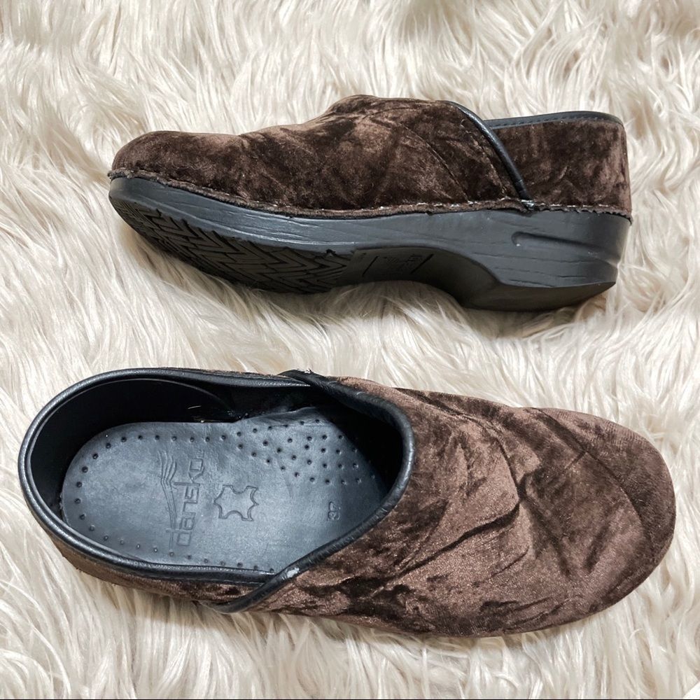 Brown velvet Dansko clogs size 37 (6.5-7) - Picture 2 of 11